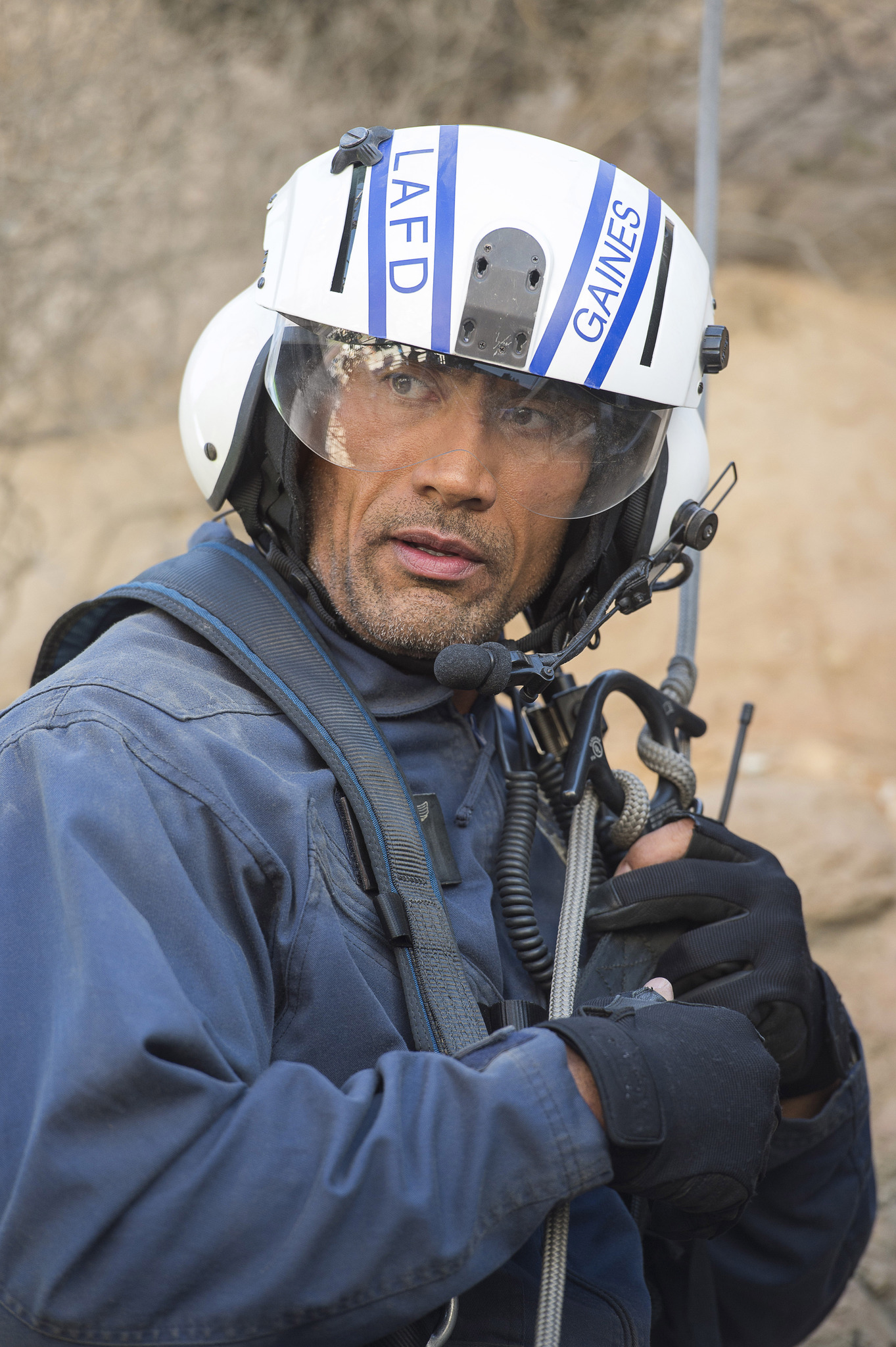 Still of Dwayne Johnson in San Andreas (2015)