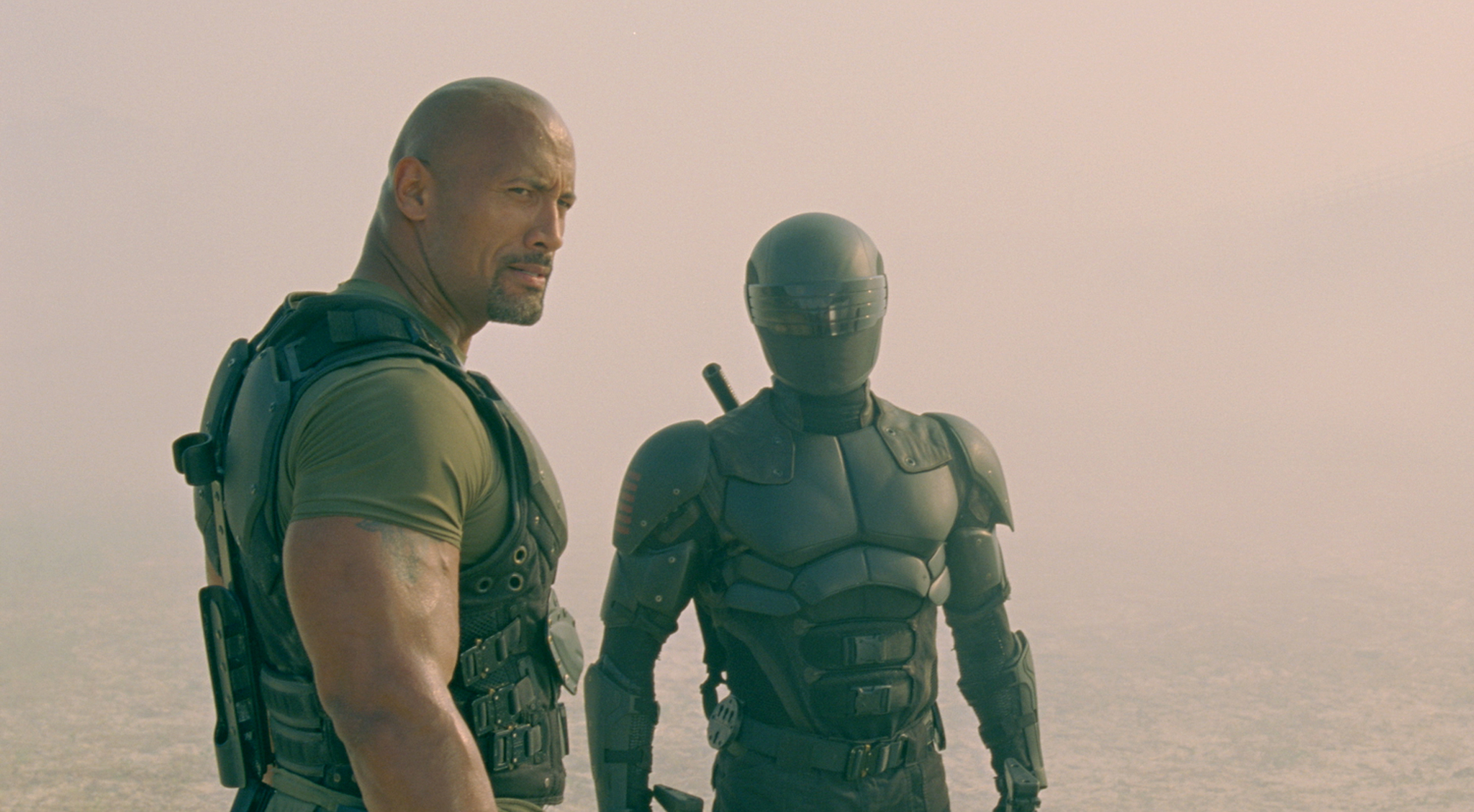 Still of Dwayne Johnson and Ray Park in Eilinis Dzo. Kerstas (2013)