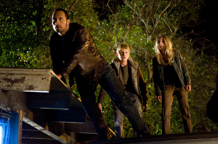 Still of Dwayne Johnson, AnnaSophia Robb and Alexander Ludwig in Race to Witch Mountain (2009)