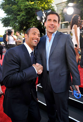 Steve Carell and Dwayne Johnson at event of Ieskokit Gudruzio! (2008)