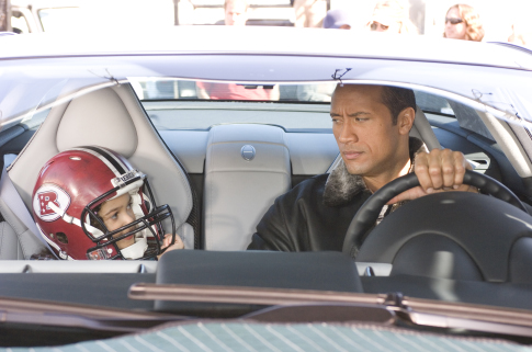 Still of Dwayne Johnson and Madison Pettis in The Game Plan (2007)