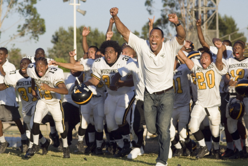 Still of Dwayne Johnson and Setu Taase in Gridiron Gang (2006)