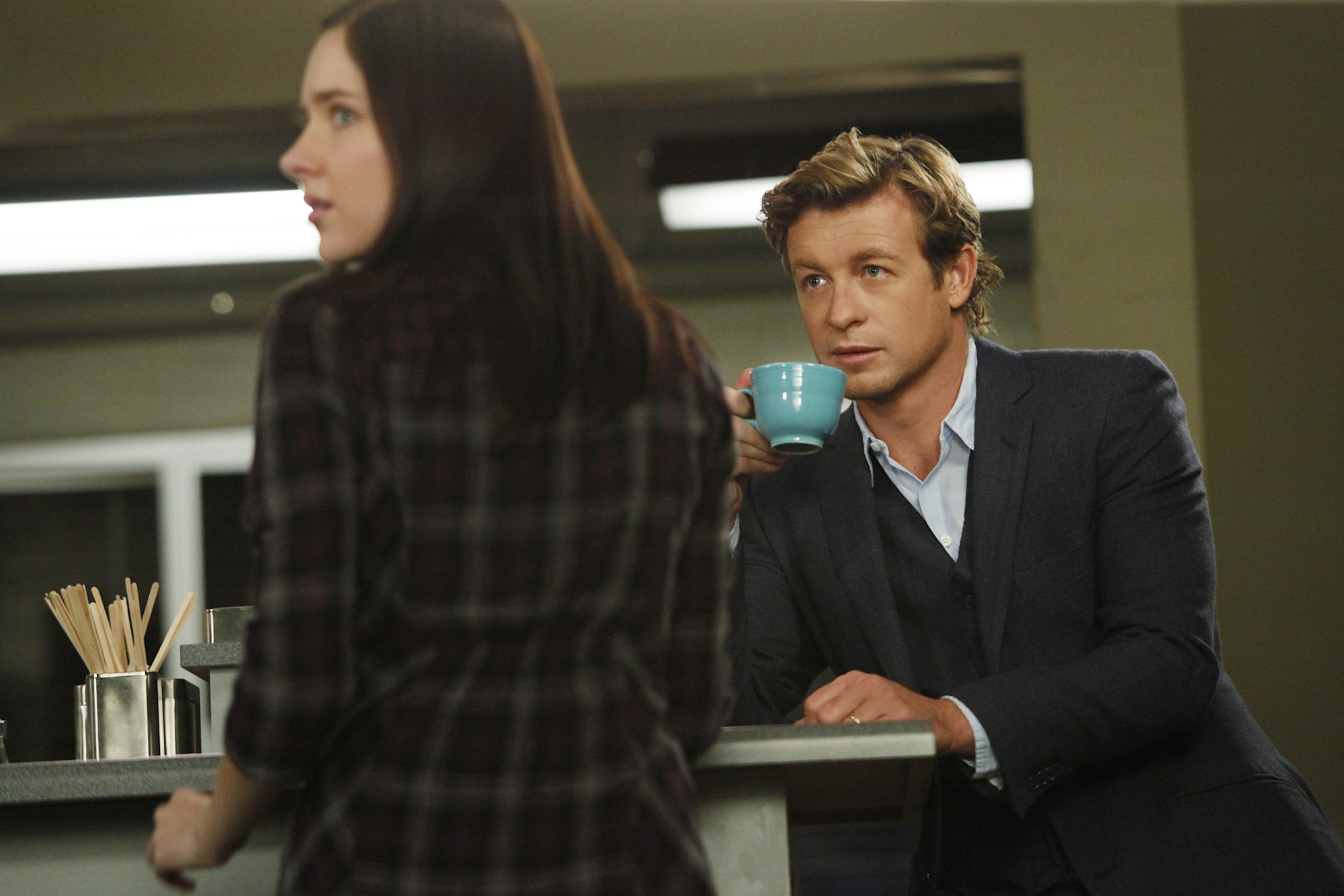 Still of Simon Baker and Haley Ramm in Mentalistas (2008)