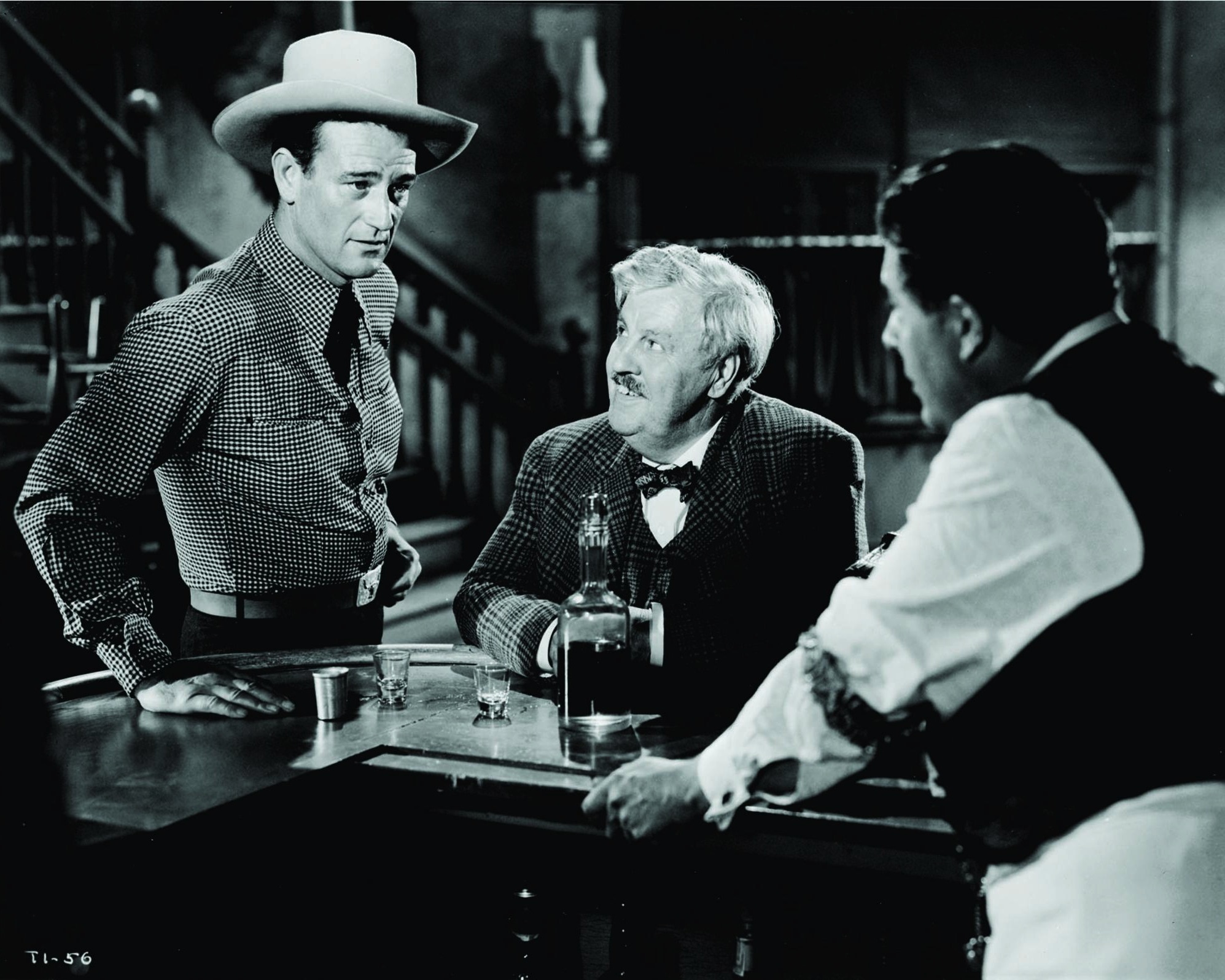 Still of John Wayne, Cy Kendall and Robert McKenzie in Tall in the Saddle (1944)