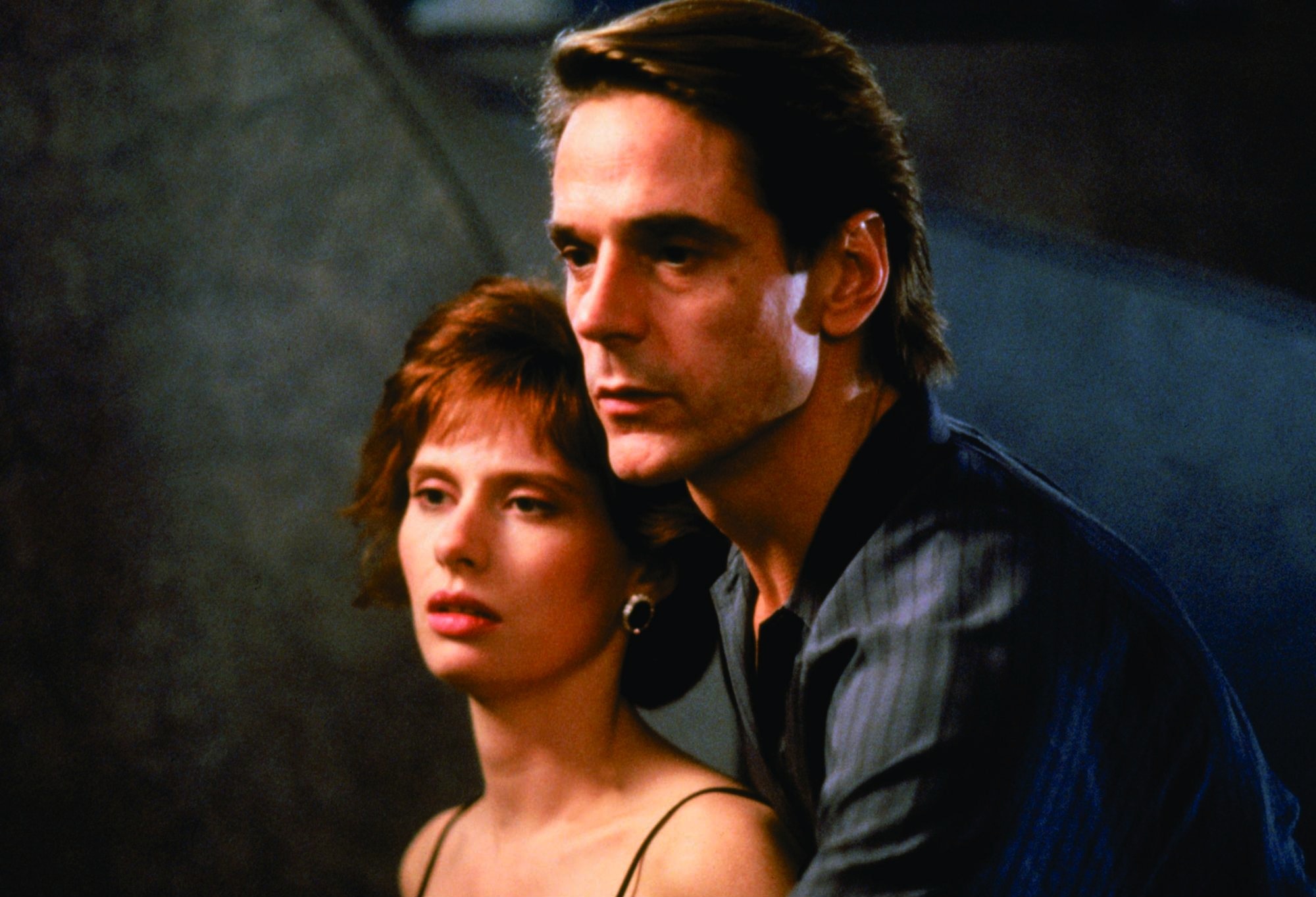 Still of Jeremy Irons and Heidi von Palleske in Dead Ringers (1988)