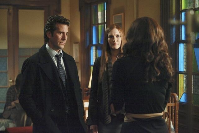 Still of Henry Ian Cusick, Valerie Cruz and Darby Stanchfield in Scandal (2012)