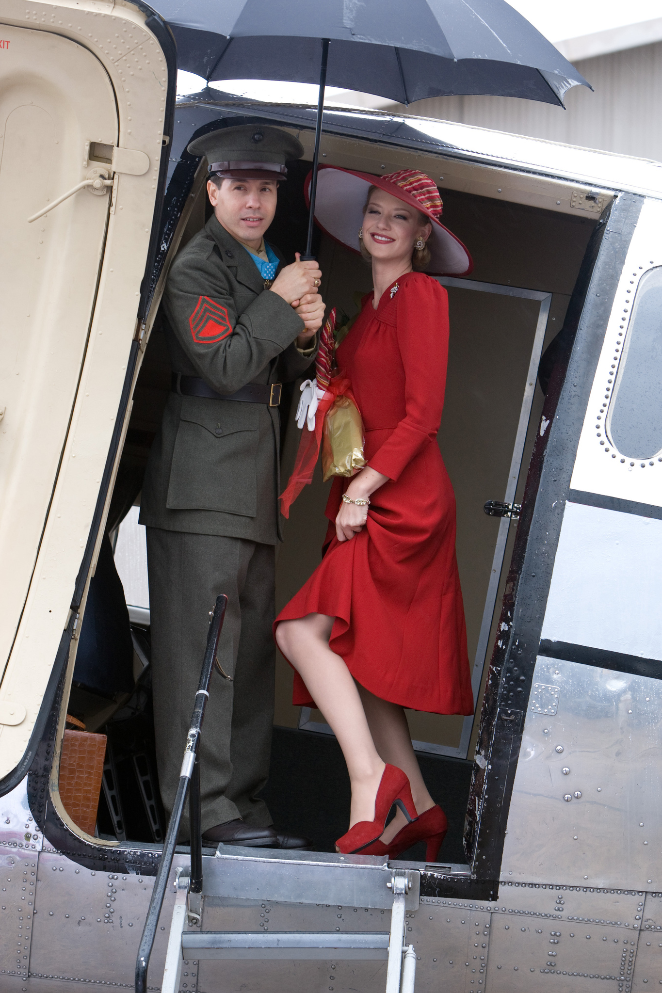 Still of Jon Seda and Anna Torv in The Pacific (2010)