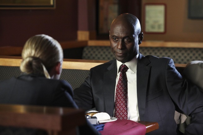 Still of Lance Reddick and Anna Torv in Ties riba (2008)