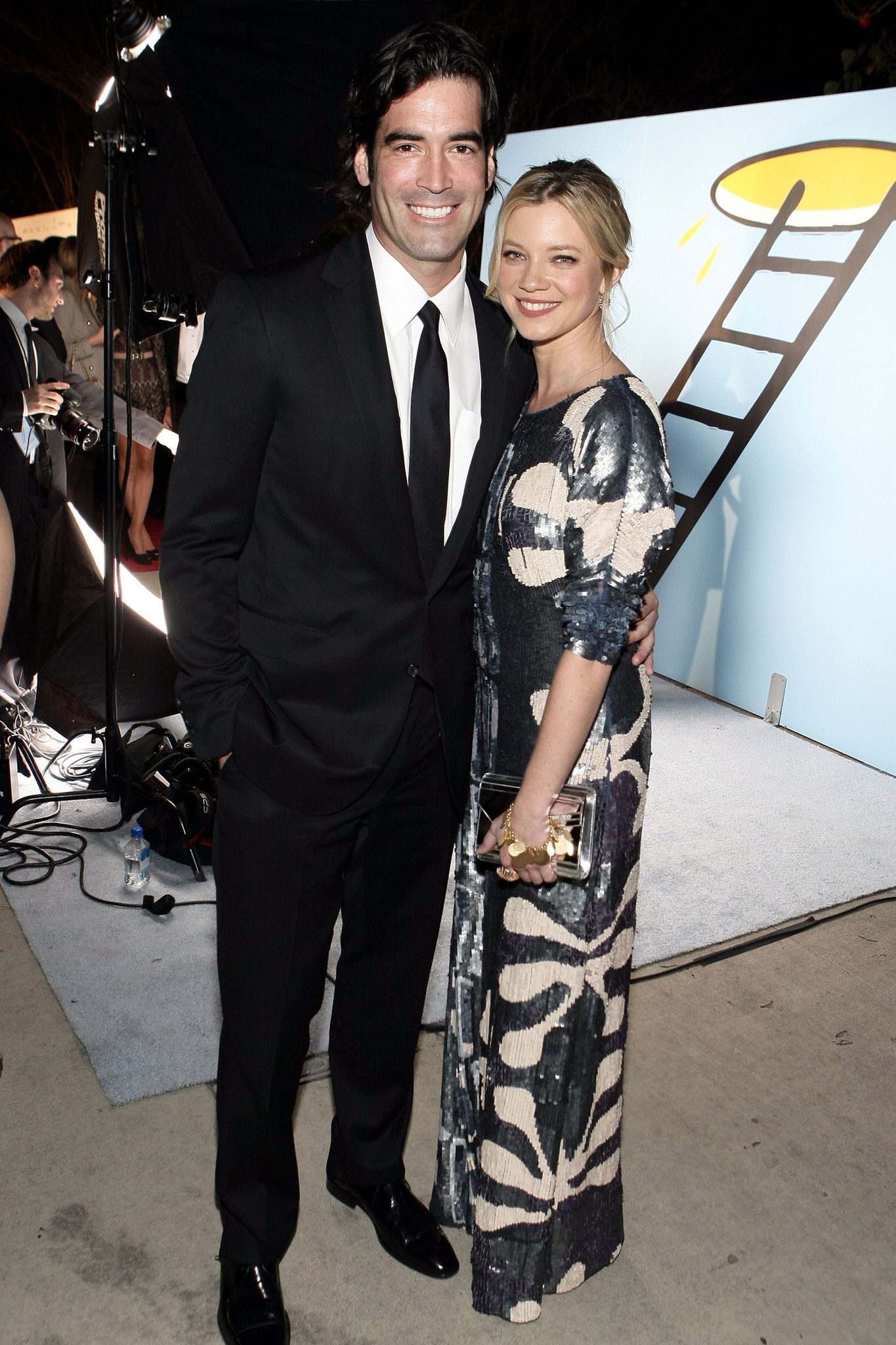 Amy Smart and Carter Oosterhouse