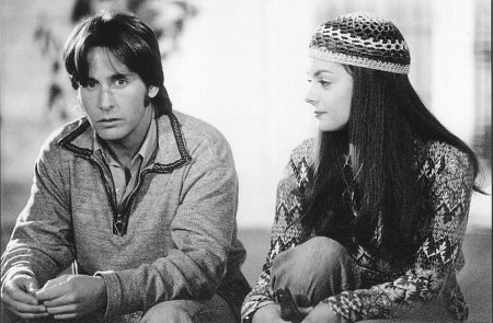 Still of Emilio Estevez and Kimberly Williams-Paisley in The War at Home (1996)