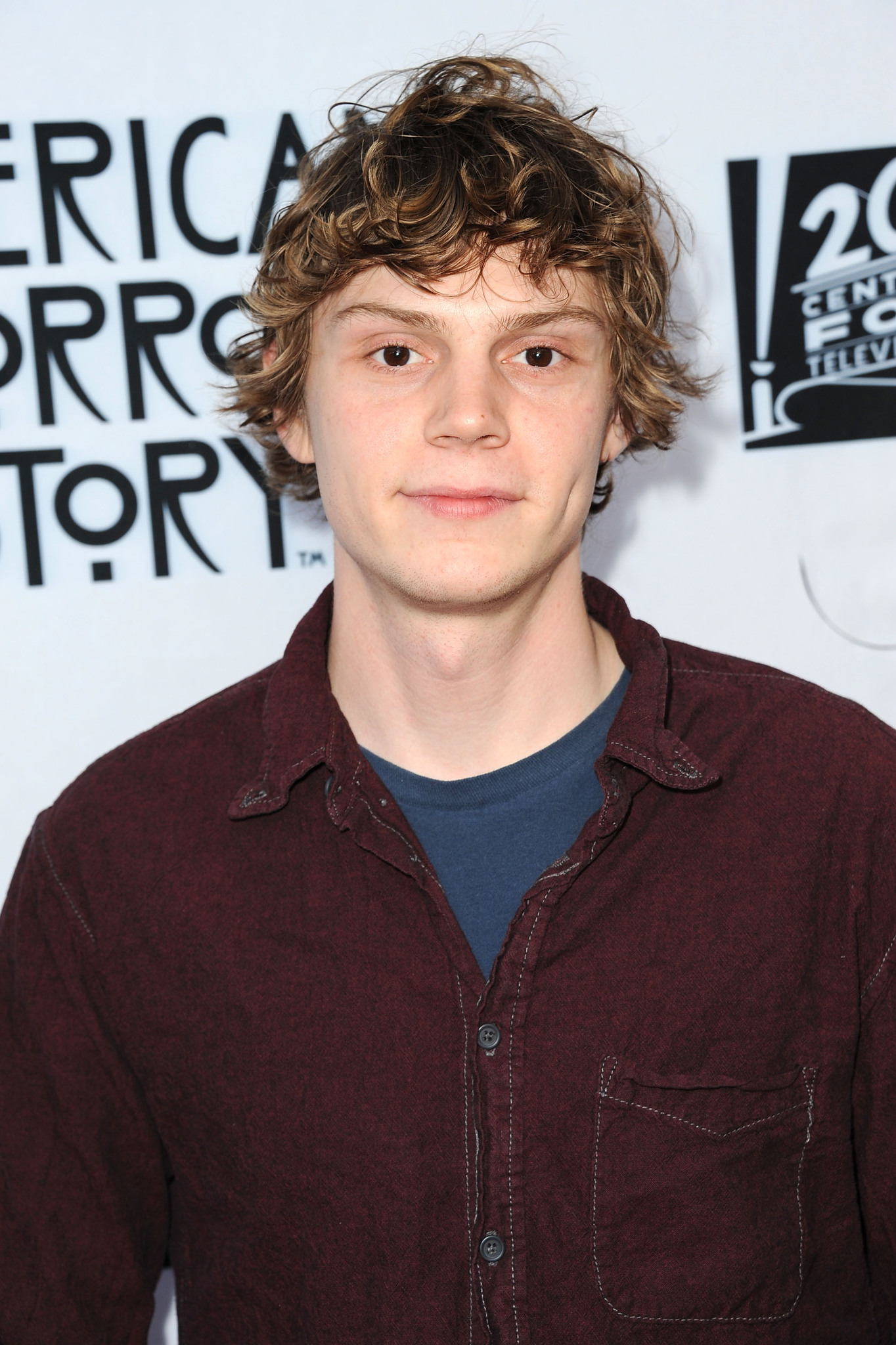 Evan Peters at event of Amerikietiska siaubo istorija (2011)