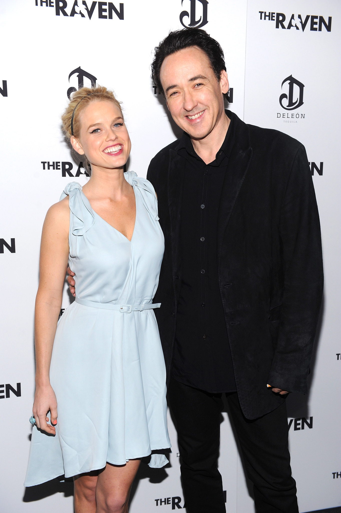 John Cusack and Alice Eve at event of Varnas (2012)