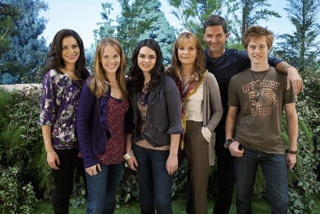 Still of Lea Thompson, Vanessa Marano, Lucas Grabeel and Katie Leclerc in Switched at Birth (2011)