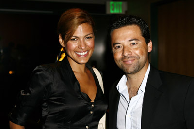 Eva Mendes and Oscar Orlando Torres at event of Voces inocentes (2004)