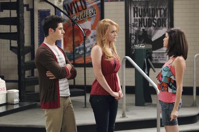 Still of David Henrie, Selena Gomez and Leven Rambin in Wizards of Waverly Place (2007)