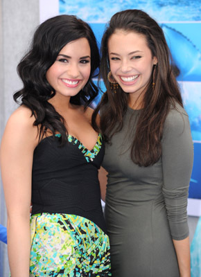 Demi Lovato and Chloe Bridges at event of Océans (2009)