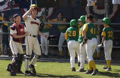 Still of David Spade and Jon Heder in The Benchwarmers (2006)