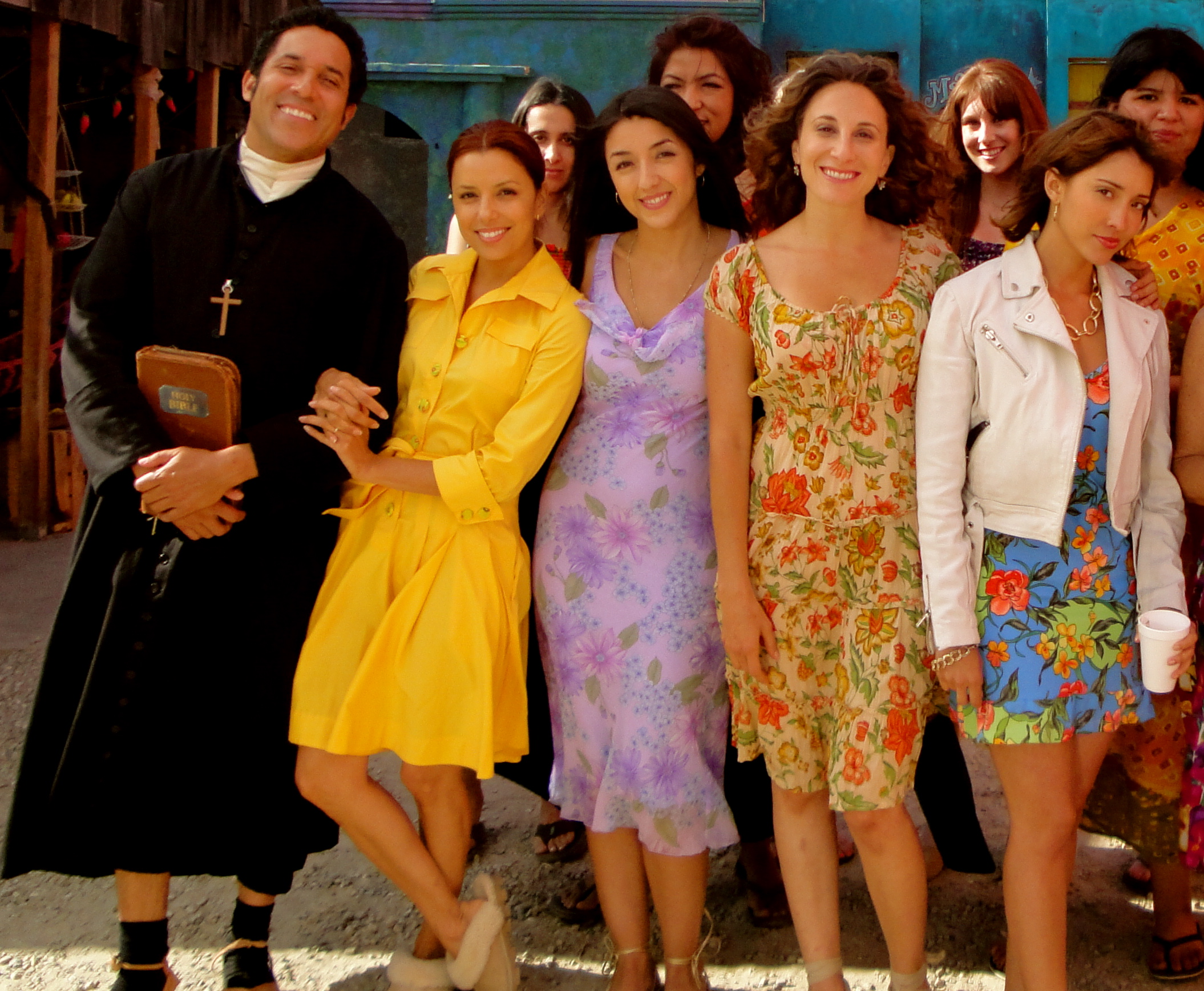 Oscar Núñez, Eva Longoria, Yvette Yates, Mónica Huarte and Fernanda Romero in Without men