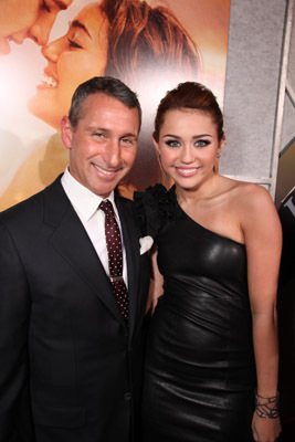 Adam Shankman and Miley Cyrus at event of The Last Song (2010)