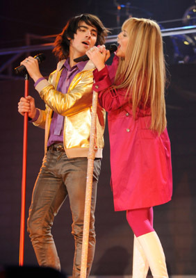 Miley Cyrus and Joe Jonas