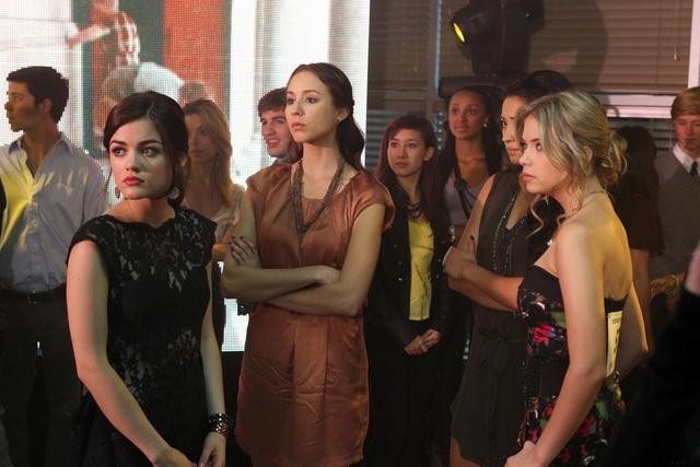 Still of Troian Bellisario, Lucy Hale, Ashley Benson and Shay Mitchell in Jaunosios melages (2010)