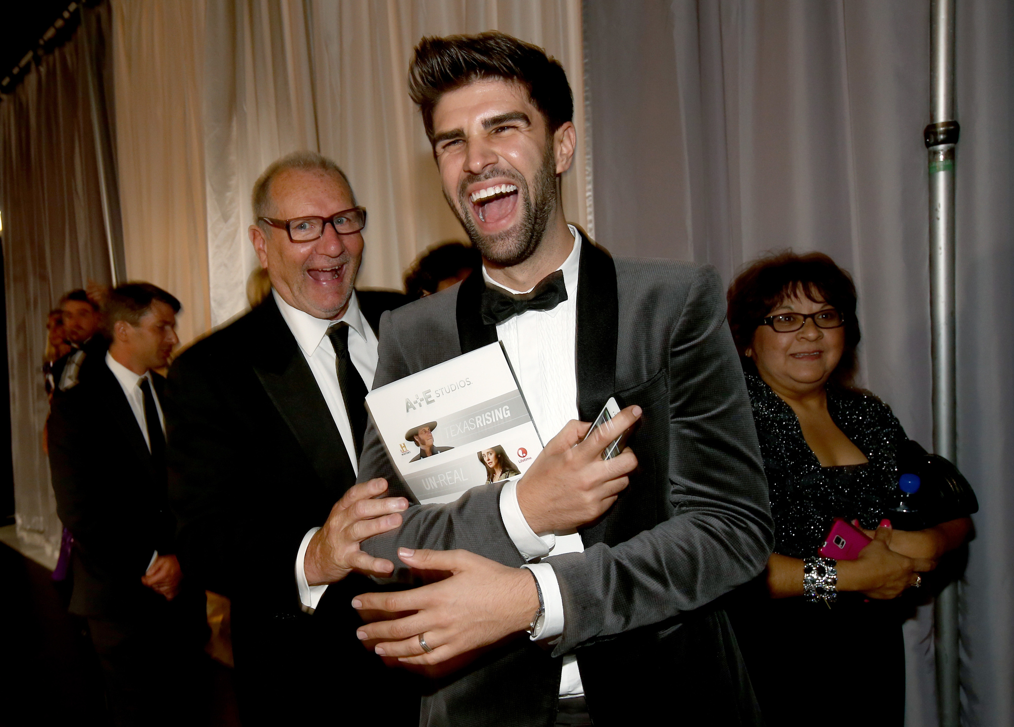 Ed O'Neill and Justin Mikita at event of The 66th Primetime Emmy Awards (2014)