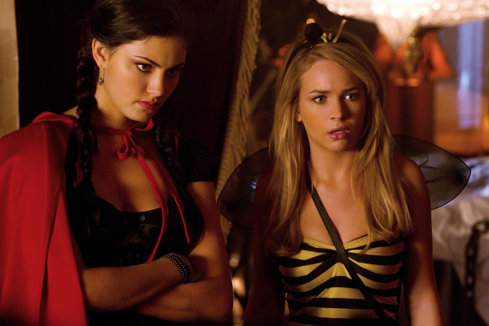 Still of Britt Robertson and Phoebe Tonkin in The Secret Circle (2011)