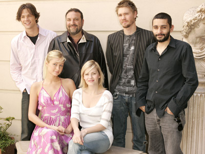 Joel Silver, Elisha Cuthbert, Paris Hilton, Chad Michael Murray, Jared Padalecki and Jaume Collet-Serra at event of Vasko namai (2005)