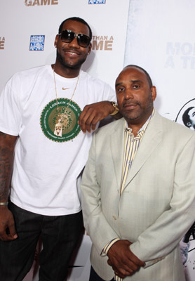 LeBron James and Dru Joyce at event of More Than a Game (2008)