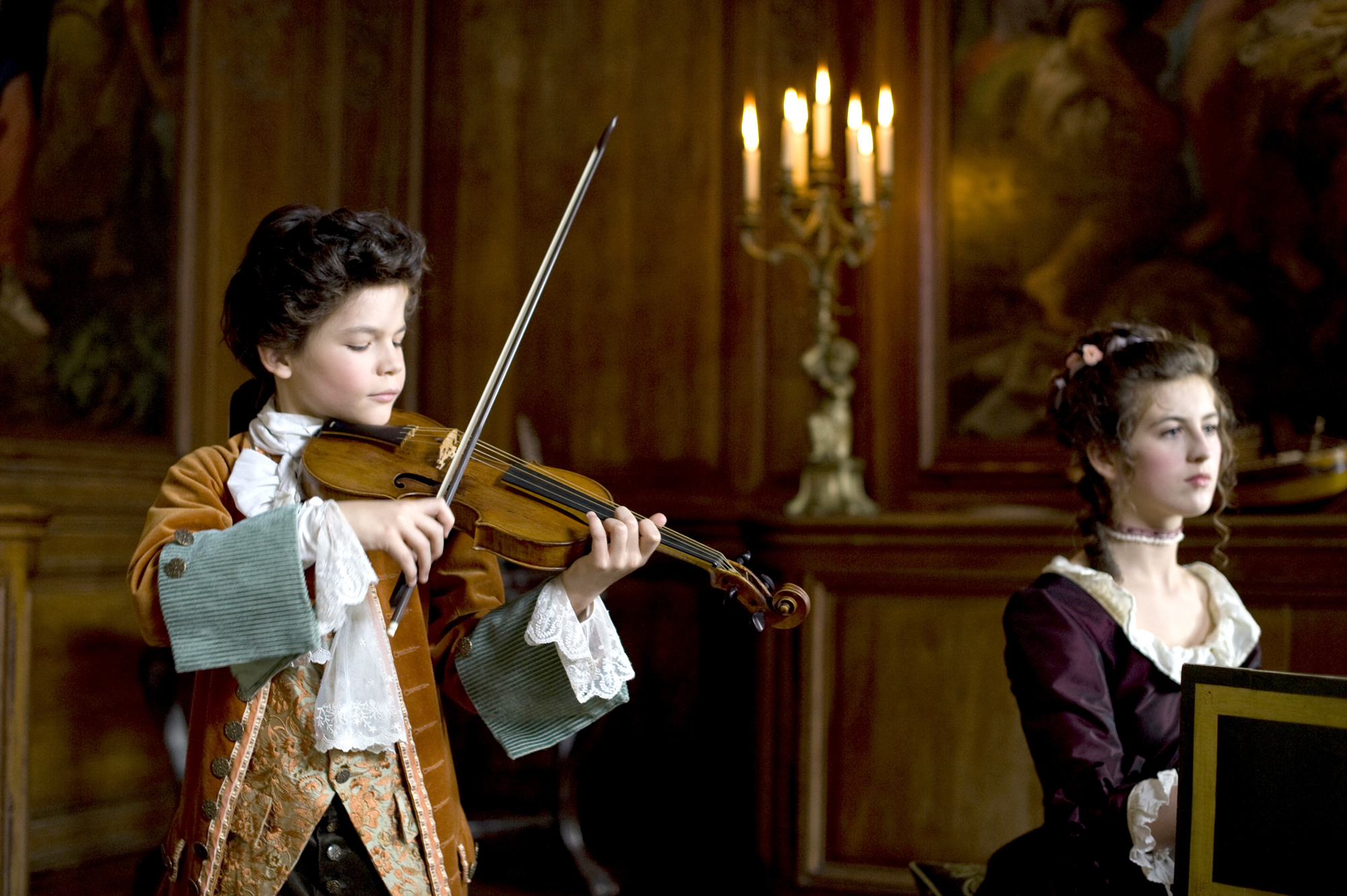 Still of Marie Féret and David Moreau in Nannerl, la soeur de Mozart (2010)