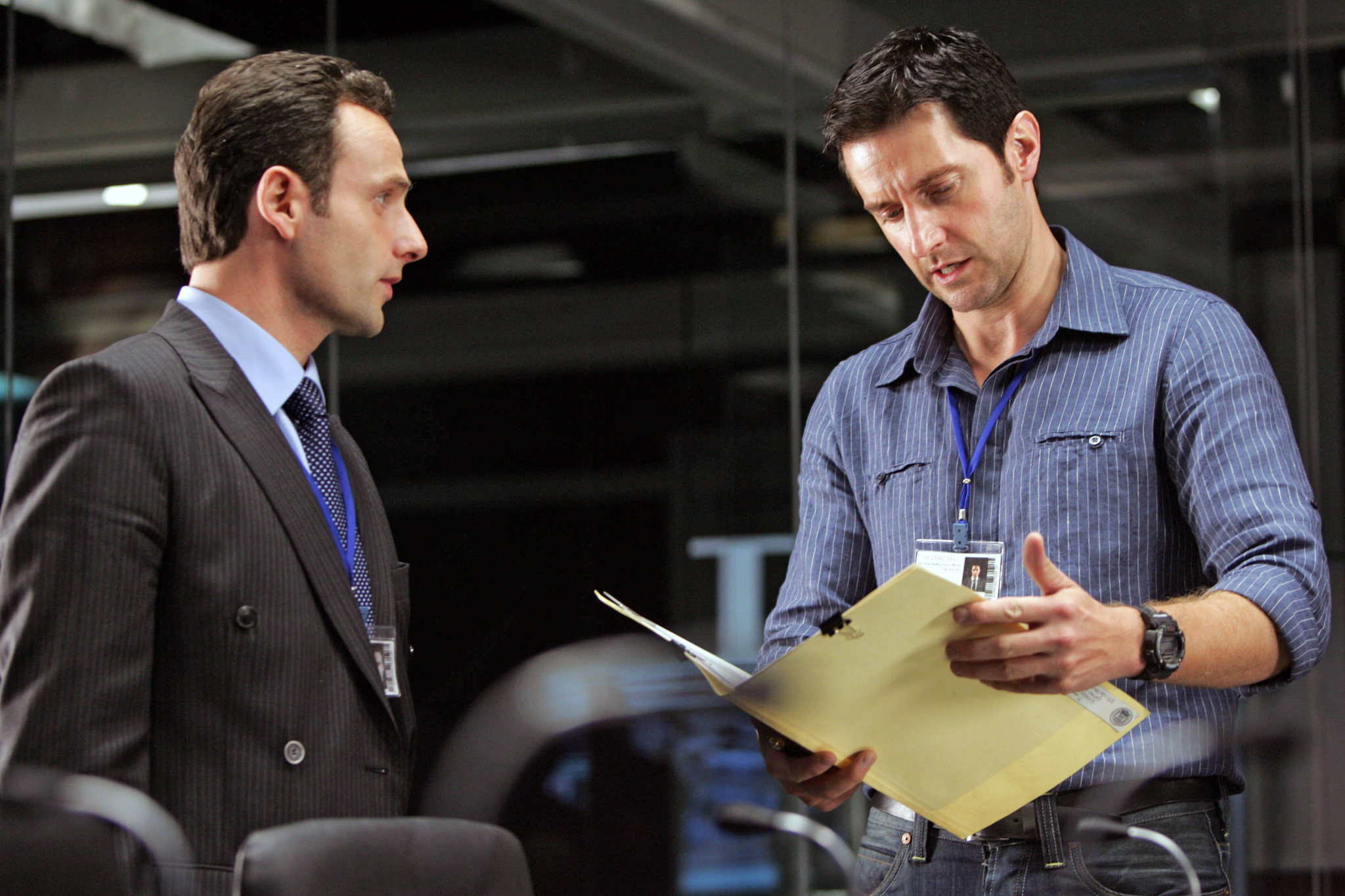 Still of Richard Armitage and Andrew Lincoln in Strike Back (2010)