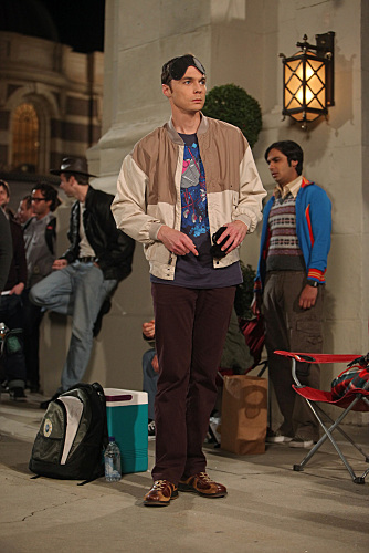 Still of Jim Parsons and Kunal Nayyar in Didziojo sprogimo teorija (2007)