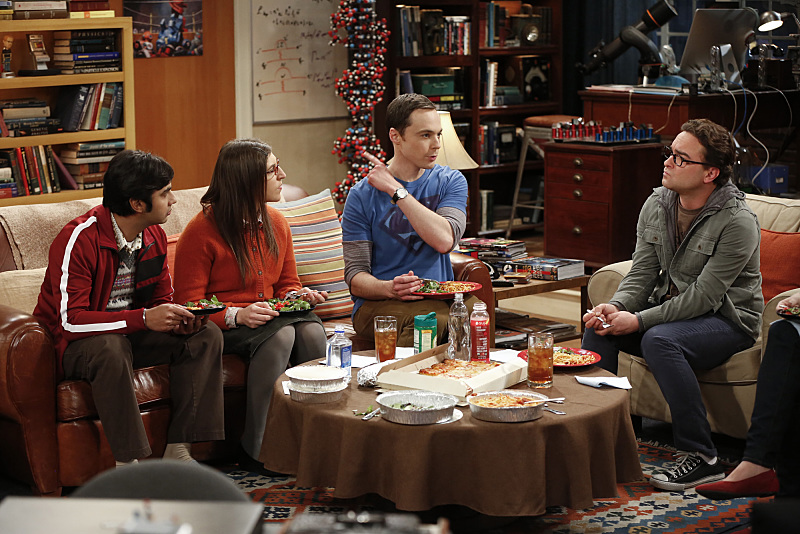 Still of Mayim Bialik, Johnny Galecki, Jim Parsons and Kunal Nayyar in Didziojo sprogimo teorija (2007)