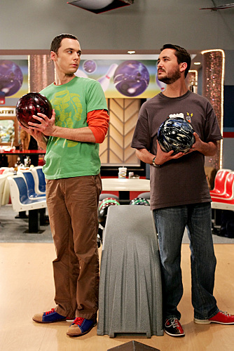 Still of Wil Wheaton and Jim Parsons in Didziojo sprogimo teorija (2007)