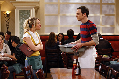 Still of Kaley Cuoco and Jim Parsons in Didziojo sprogimo teorija (2007)