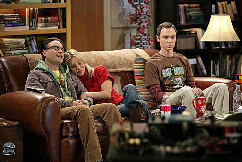 Still of Kaley Cuoco, Johnny Galecki and Jim Parsons in Didziojo sprogimo teorija (2007)