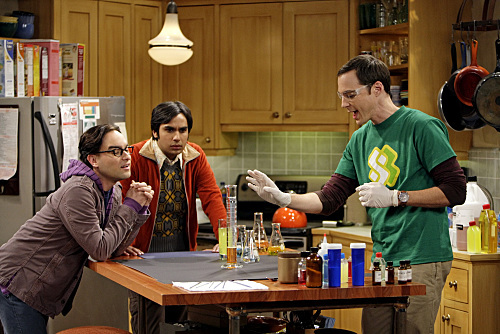 Still of Johnny Galecki, Jim Parsons and Kunal Nayyar in Didziojo sprogimo teorija (2007)