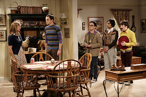 Still of Johnny Galecki, Simon Helberg, Laurie Metcalf, Jim Parsons and Kunal Nayyar in Didziojo sprogimo teorija (2007)