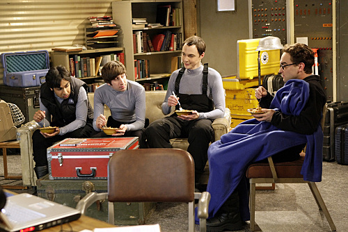 Still of Johnny Galecki, Simon Helberg, Jim Parsons and Kunal Nayyar in Didziojo sprogimo teorija (2007)