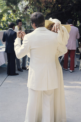 Farrah Fawcett with husband Lee Majors on their wedding day July 28, 1973