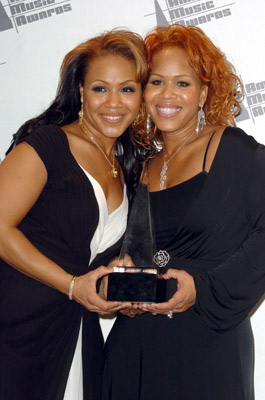 Erica Campbell and Trecina Campbell at event of 2005 American Music Awards (2005)