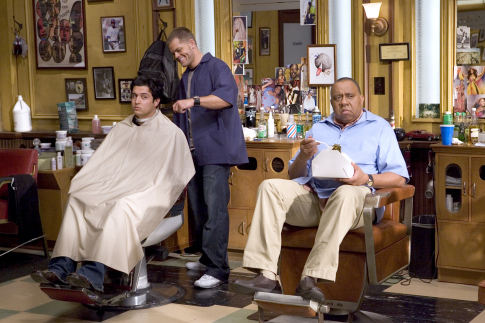 Still of Barry Shabaka Henley and Wes Chatham in Barbershop (2005)