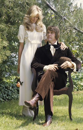 Farrah Fawcett with husband Lee Majors posing for their engagement photo circa 1973