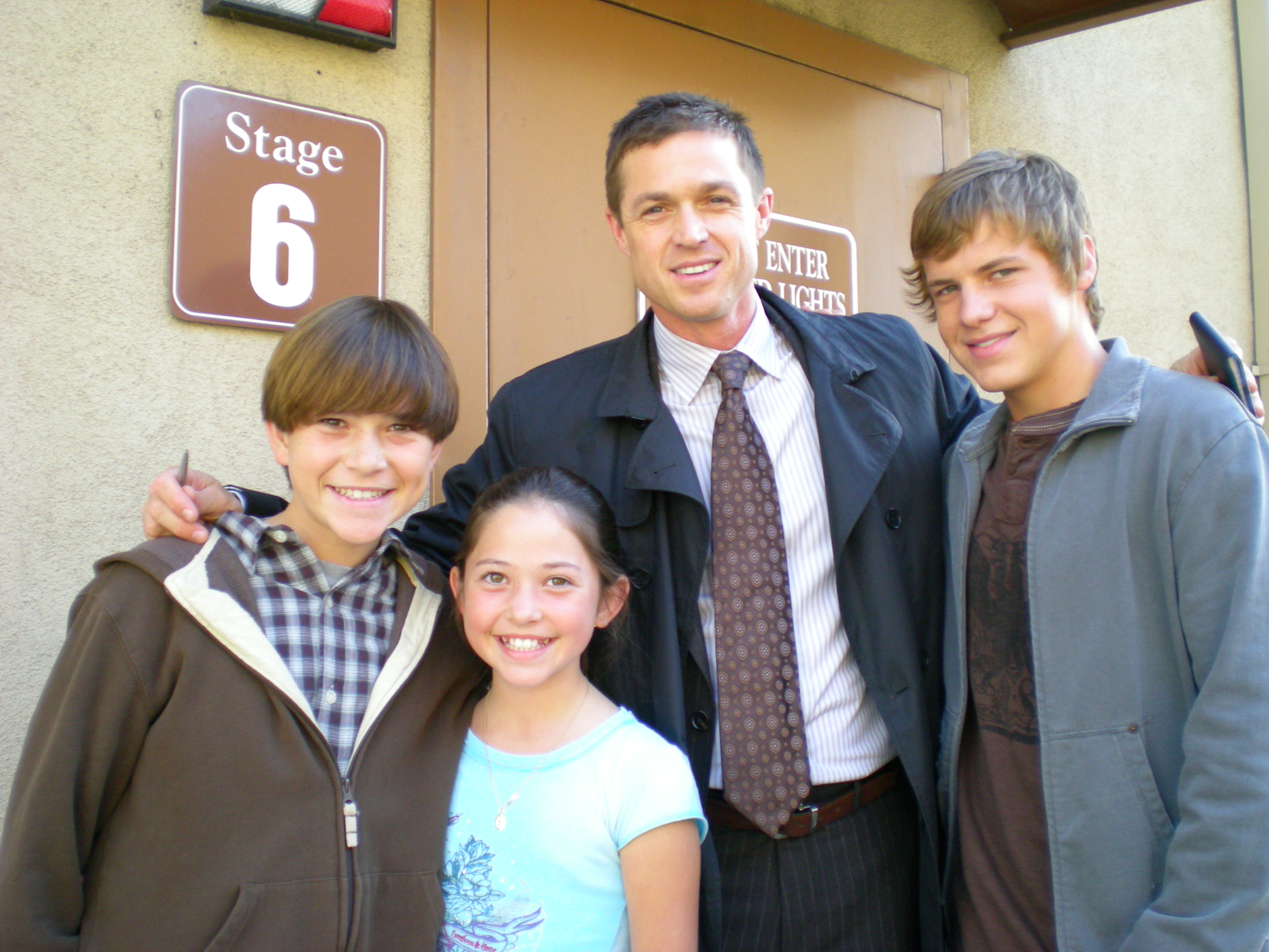 Wyatt & Chelsea Smith, Eric Close, Kevin Schmidt. Without A Trace, 2007.