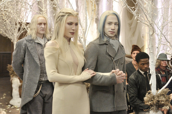 Still of Jaime Murray and Jesse Rath in Defiance (2013)