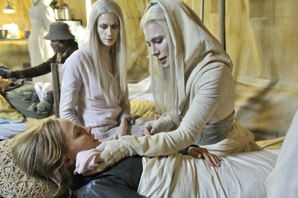 Still of Julie Benz and Jaime Murray in Defiance (2013)