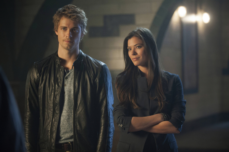 Still of Peyton List and Luke Mitchell in The Tomorrow People (2013)