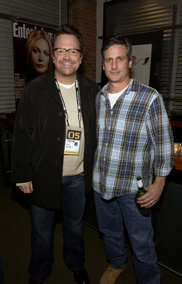 Tom Arnold and John Hegeman at event of Happy Endings (2005)