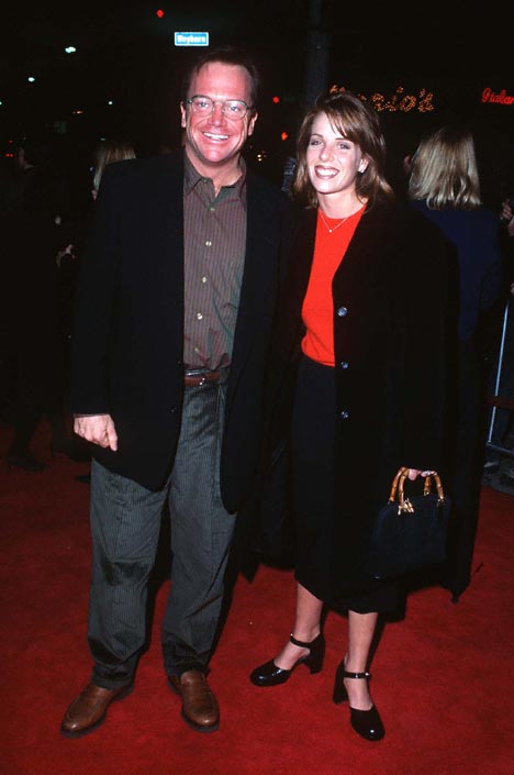 Tom Arnold and Julie Armstrong at event of One Fine Day (1996)