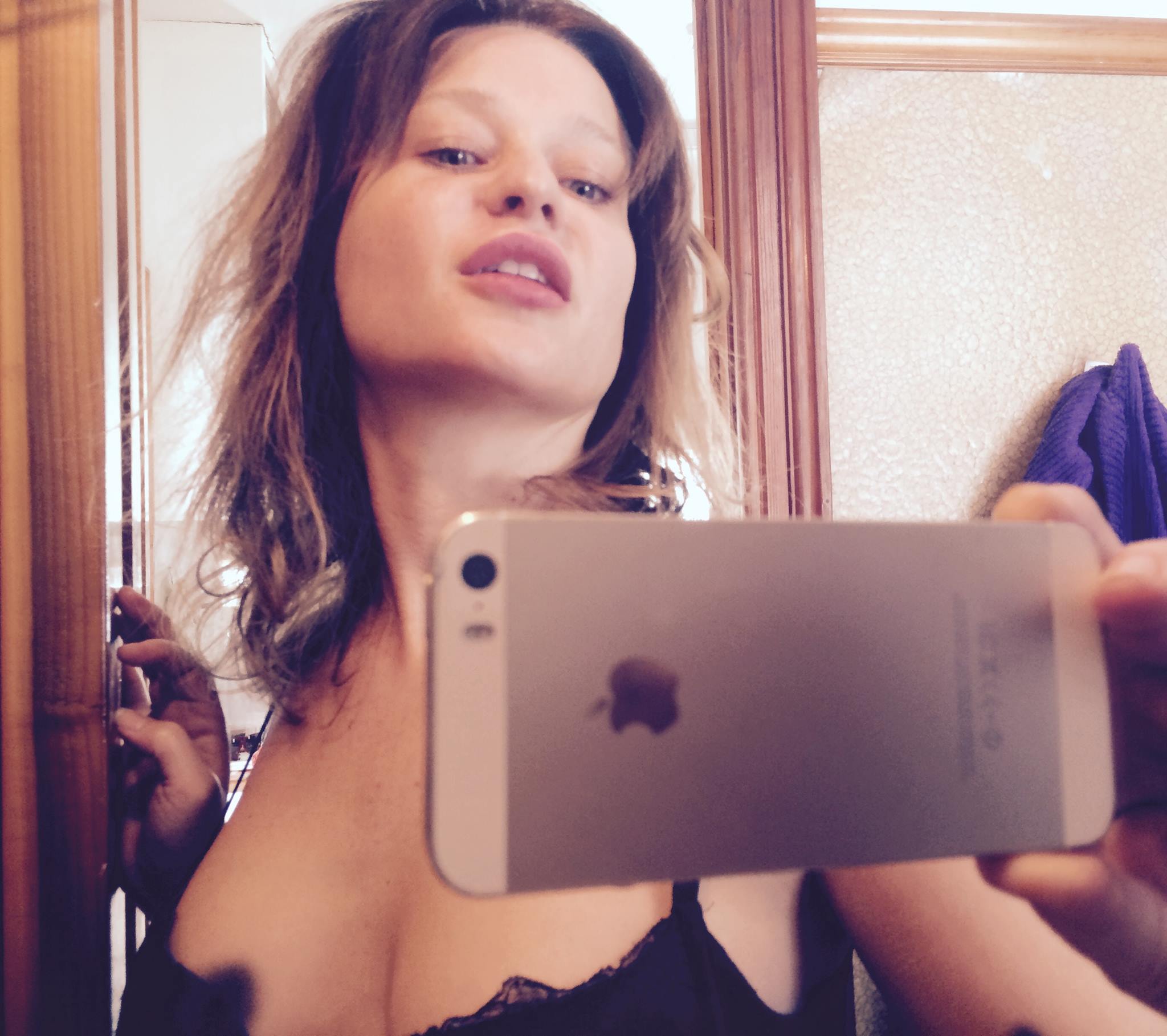 Olivia Maxwell February 2015 Selfie.